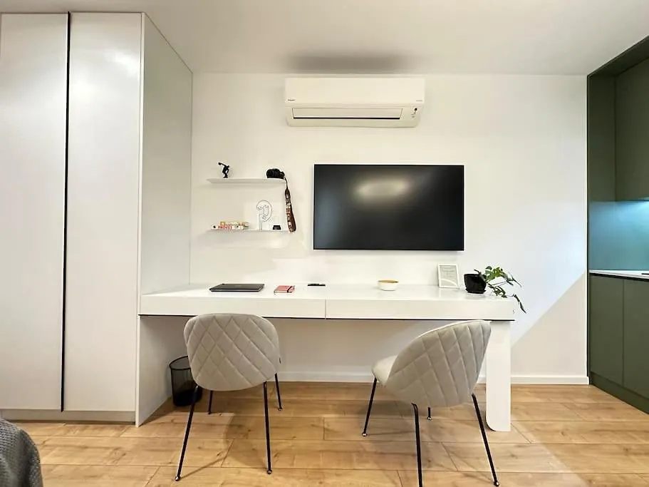 Elegant Studio - Tirana City Center 0*,  Albanië